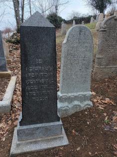 Restaurování náhrobků na židovském hřbitově