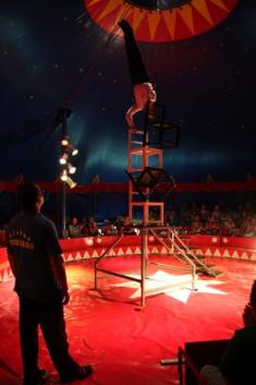 Cirkus EDUARDO před zámkem